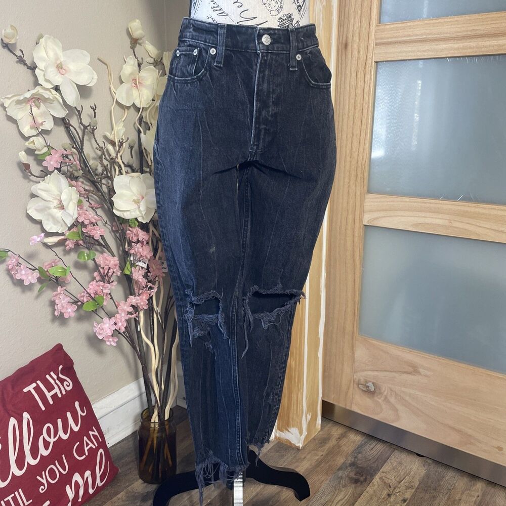 Abercrombie & Fitch Size 25/0R Mom High Rise Jeans Curve Love Distressed Black
